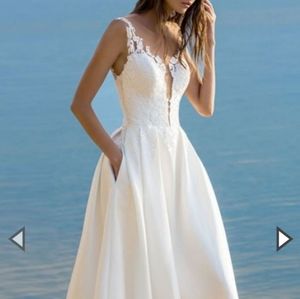 Beautiful White Lace Wedding Dress